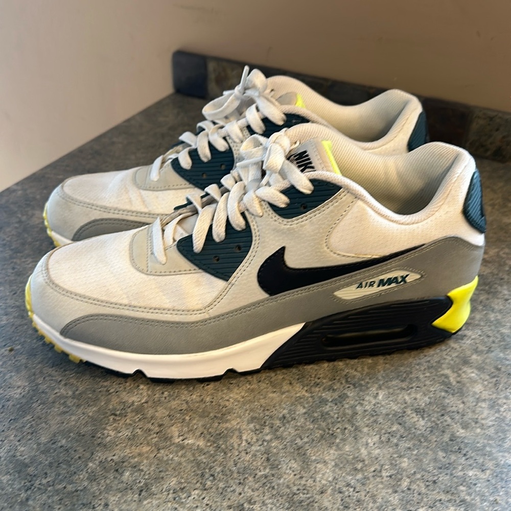 LIKE NEW Nike Air Max 90 Essentials Grey Volt 2013 Men’s Shoes Size 10